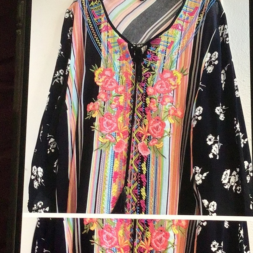 CALESAS. BLOUSE - Picture 5 of 8